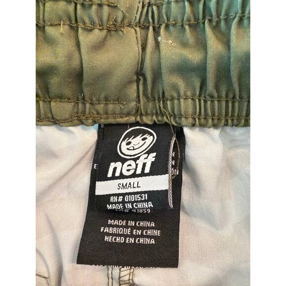 NEFF Olive Green Geo print boardshorts SM - Picture 4 of 9